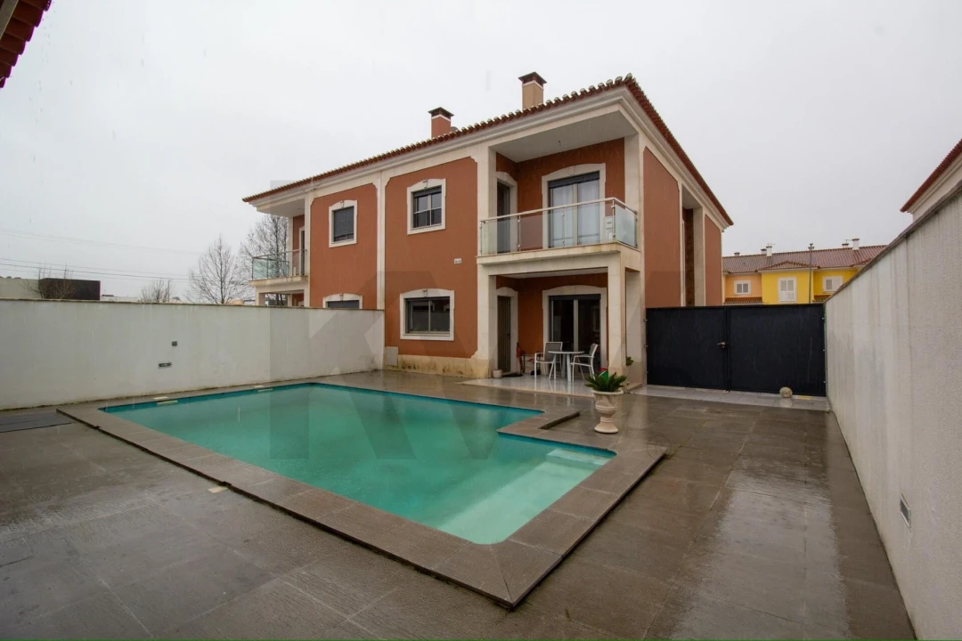 Moradia T5 para Venda em Almeirim Foto 44