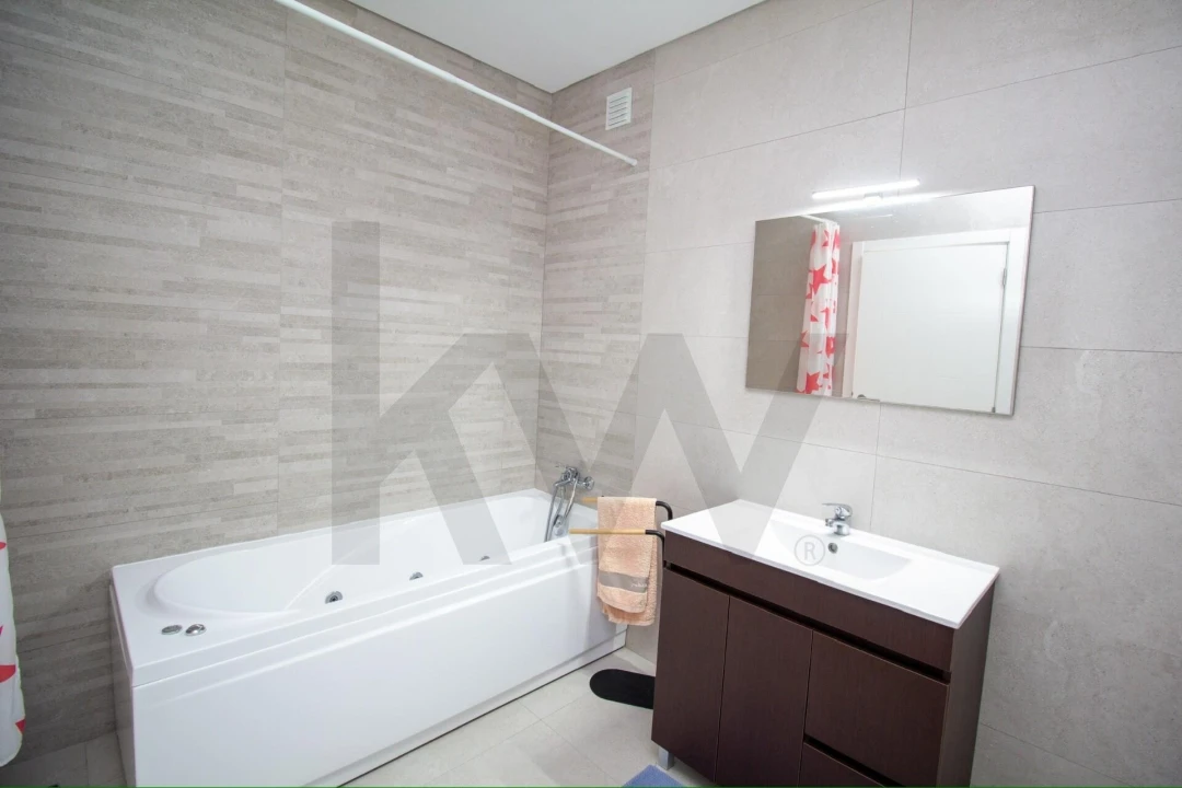 Moradia T5 para Venda em Almeirim Foto 12