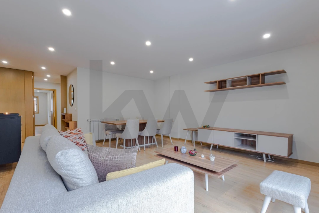 Apartamento T2 para Arrendamento em Mafamude e Vilar do Paraíso Foto 3