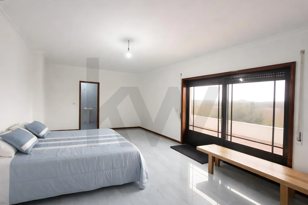 Moradia T3 para Venda em Caldas de São Jorge e Pigeiros Foto 6