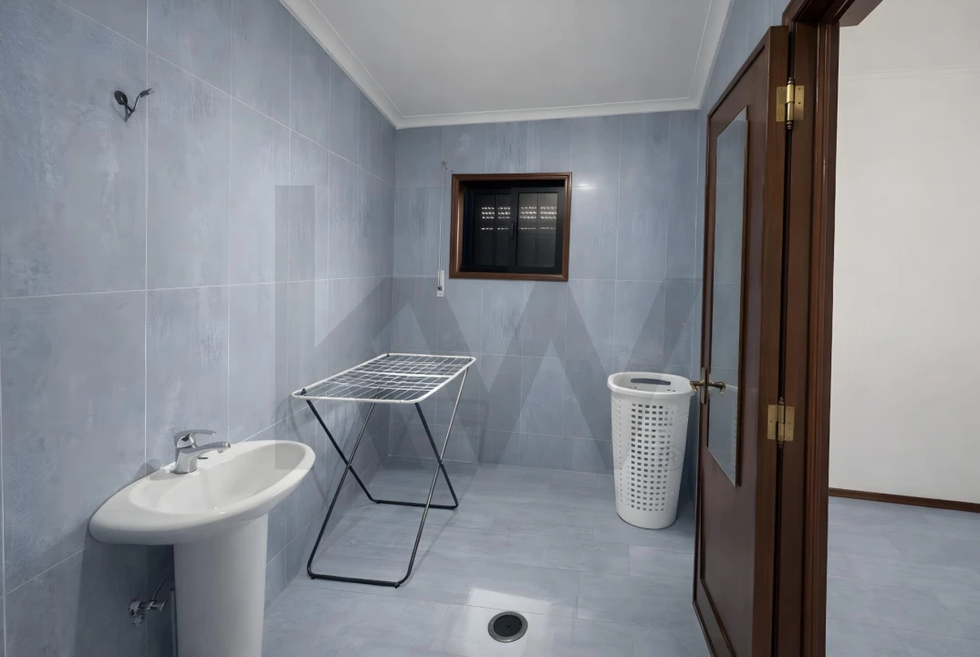 Moradia T3 para Venda em Caldas de São Jorge e Pigeiros Foto 8