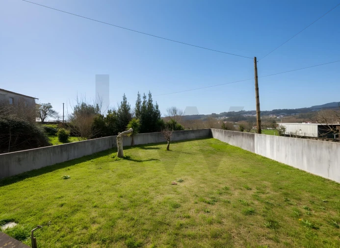 Moradia T3 para Venda em Caldas de São Jorge e Pigeiros Foto 30