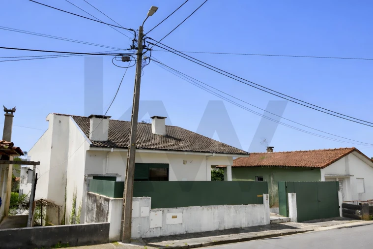 Moradia T3 para Venda em Caldas de São Jorge e Pigeiros Foto 23