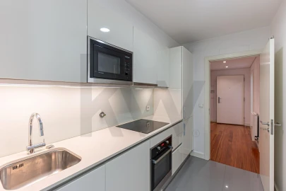 Apartamento T1 para Arrendamento em Aldoar, Foz do Douro e Nevogilde