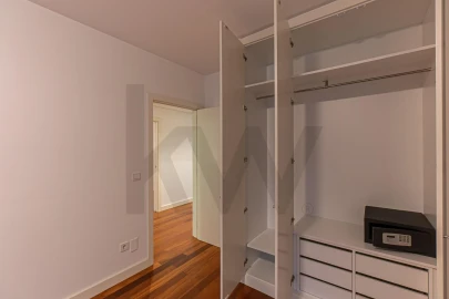 Apartamento T1 para Arrendamento em Aldoar, Foz do Douro e Nevogilde