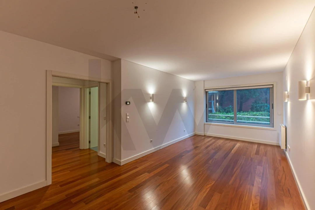 Apartamento T1 para Arrendamento em Aldoar, Foz do Douro e Nevogilde Foto 1