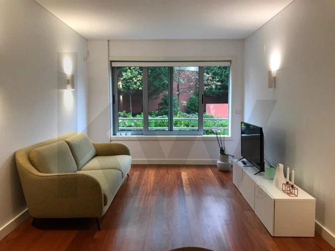 Apartamento T1 para Arrendamento em Aldoar, Foz do Douro e Nevogilde Foto 2