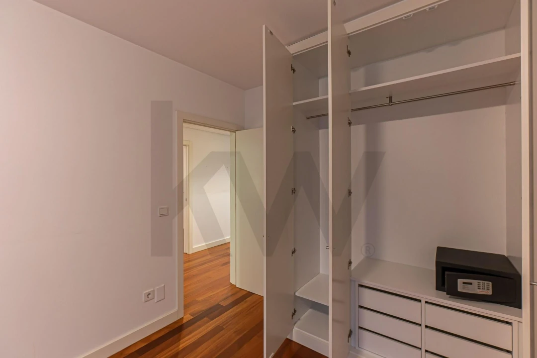 Apartamento T1 para Arrendamento em Aldoar, Foz do Douro e Nevogilde Foto 15