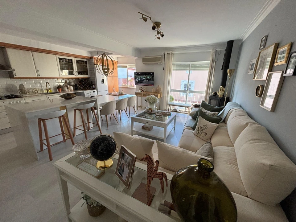 Apartamento T2 para Venda em Ajuda Foto 1