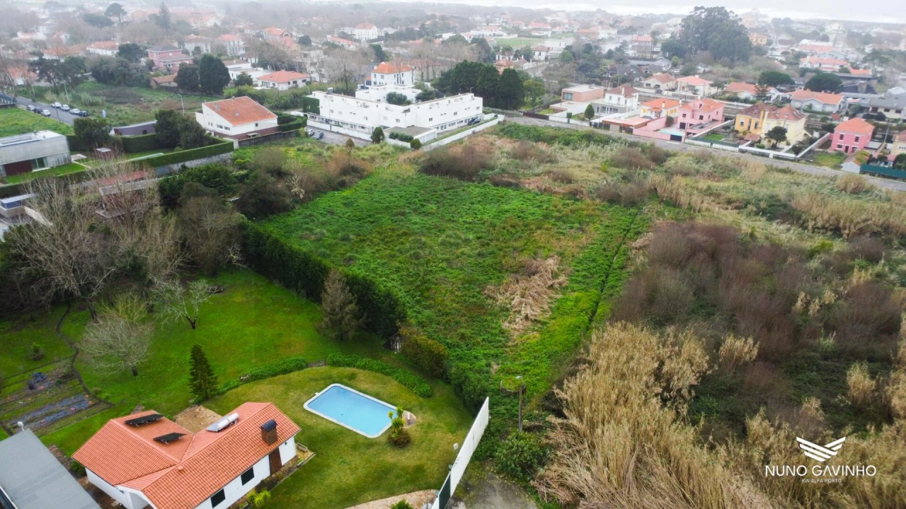 Terreno para Venda em Gulpilhares e Valadares Foto 1