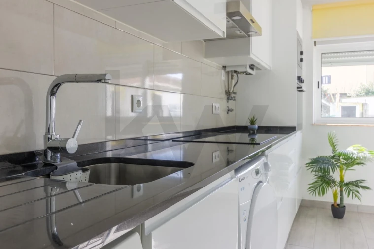 Moradia T2 para Venda em Santo Antonio da Charneca Foto 2