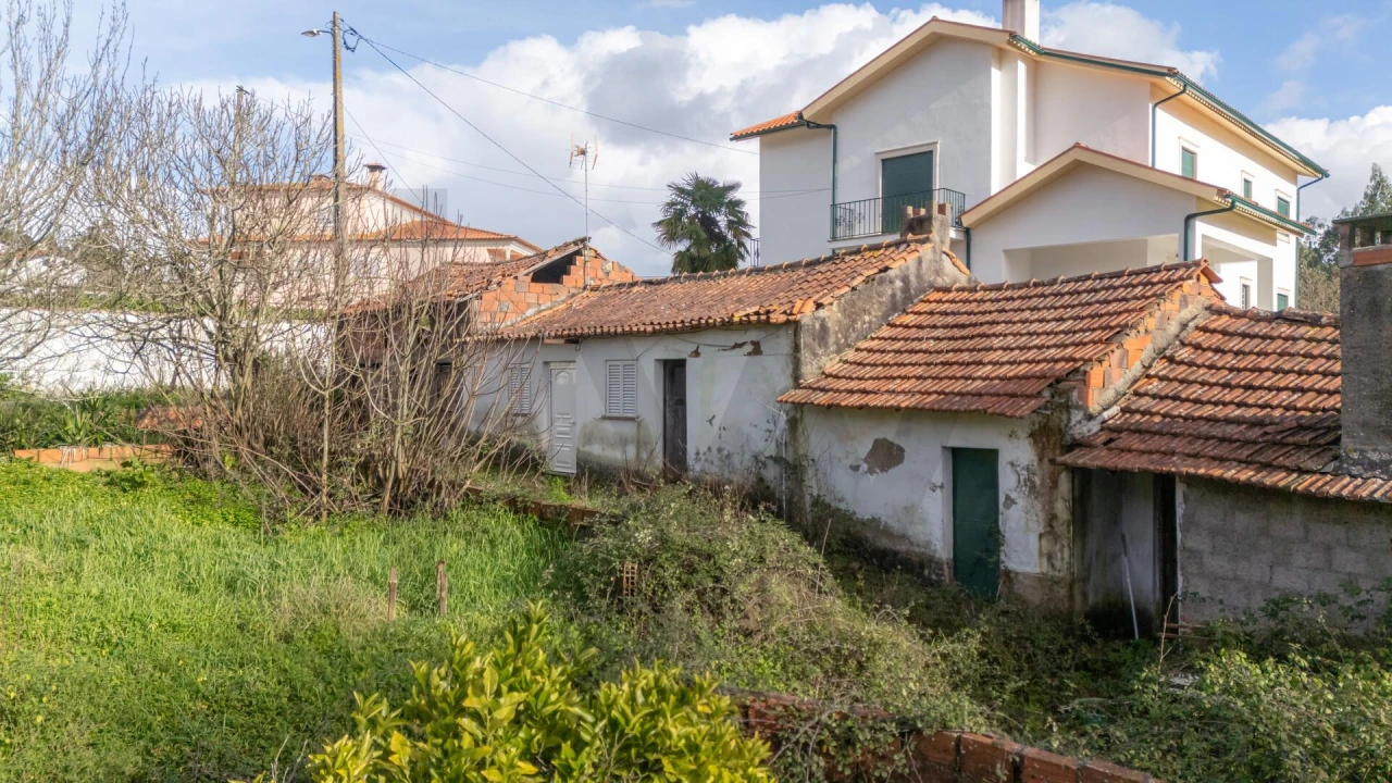 Moradia T1 para Venda em Taveiro, Ameal e Arzila Foto 1