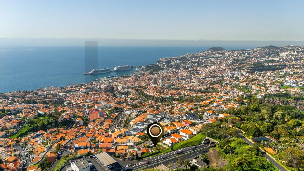 Moradia T4 para Venda em Funchal (Santa Maria Maior) Foto 30