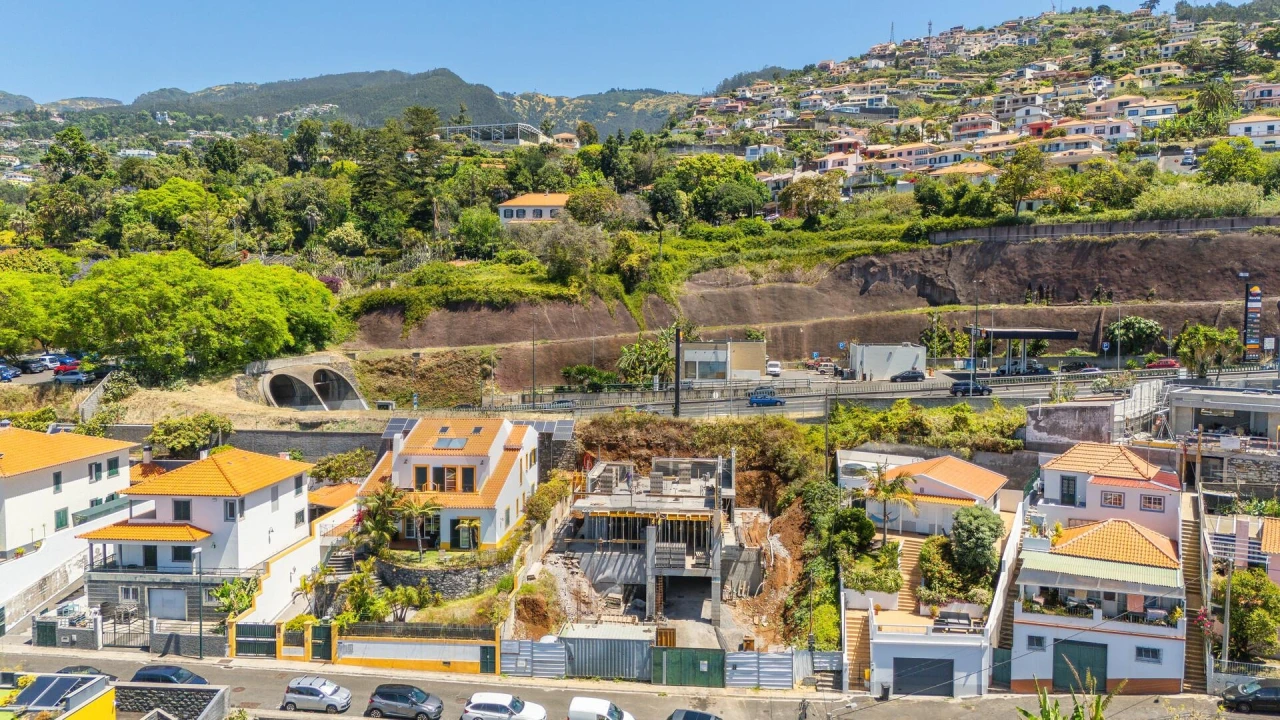 Moradia T4 para Venda em Funchal (Santa Maria Maior) Foto 46