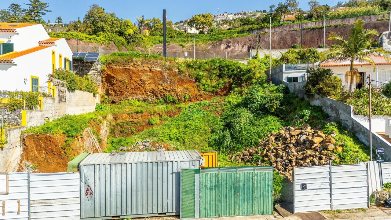 Moradia T4 para Venda em Funchal (Santa Maria Maior) Foto 28