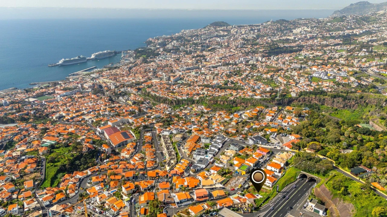 Moradia T4 para Venda em Funchal (Santa Maria Maior) Foto 31