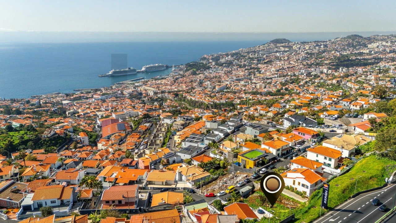 Moradia T4 para Venda em Funchal (Santa Maria Maior) Foto 32