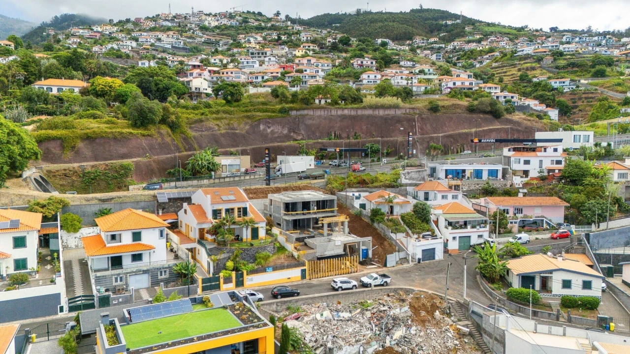 Moradia T4 para Venda em Funchal (Santa Maria Maior) Foto 22