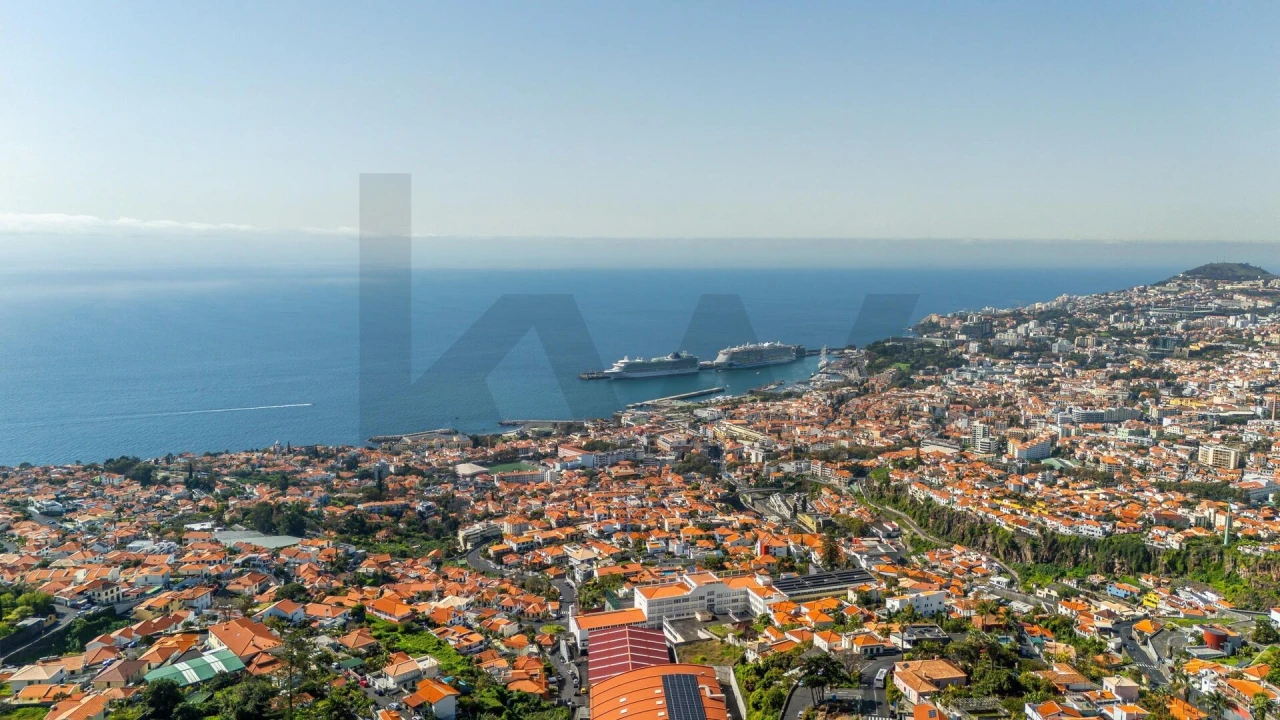 Moradia T4 para Venda em Funchal (Santa Maria Maior) Foto 33