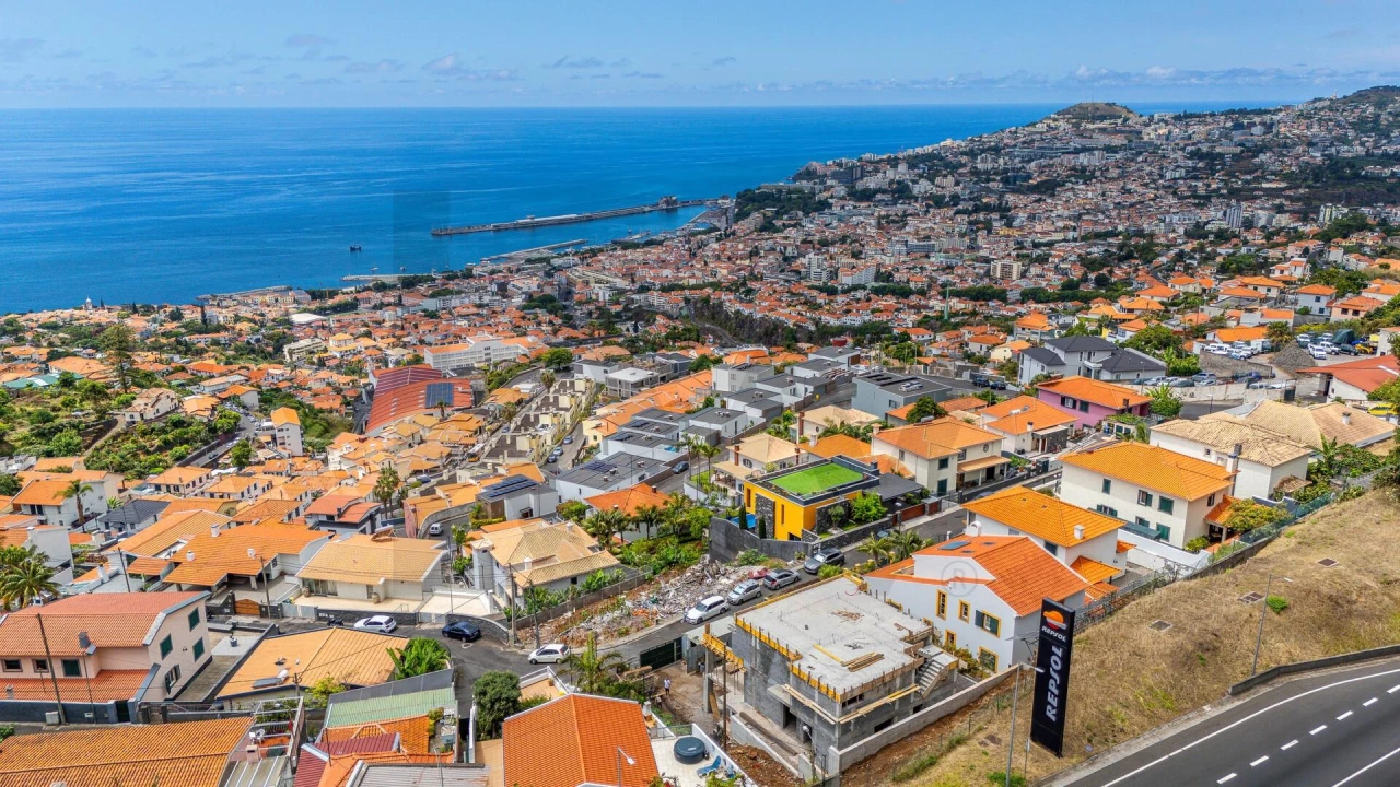 Moradia T4 para Venda em Funchal (Santa Maria Maior) Foto 29