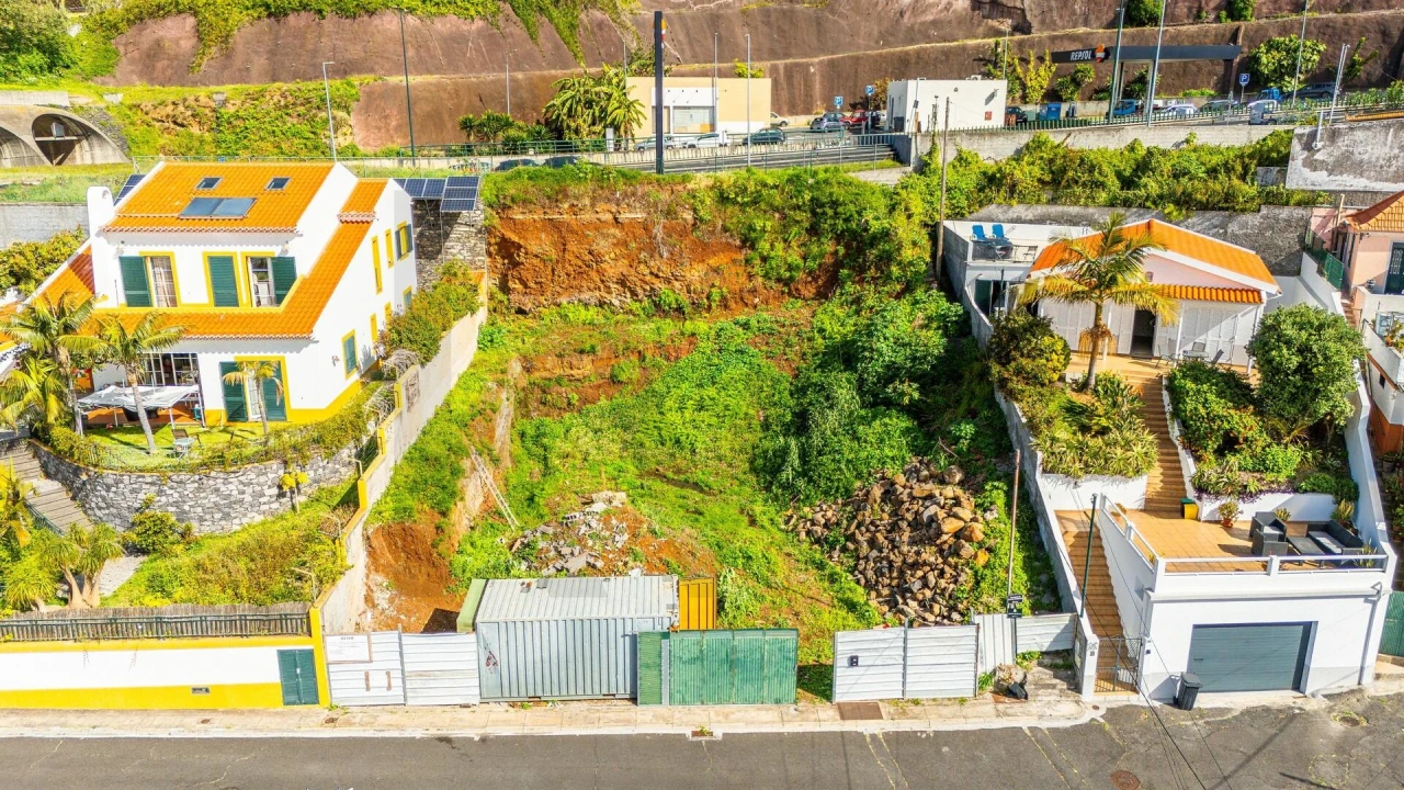 Moradia T4 para Venda em Funchal (Santa Maria Maior) Foto 16