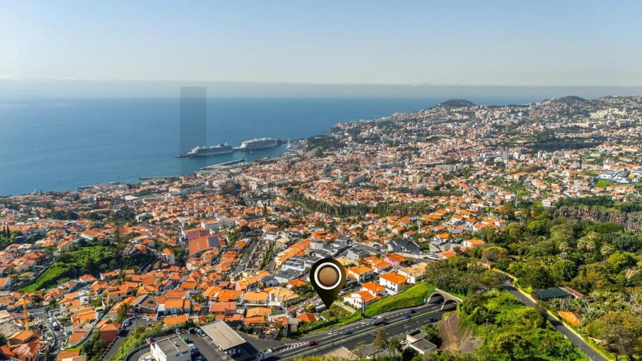 Moradia T4 para Venda em Funchal (Santa Maria Maior) Foto 30