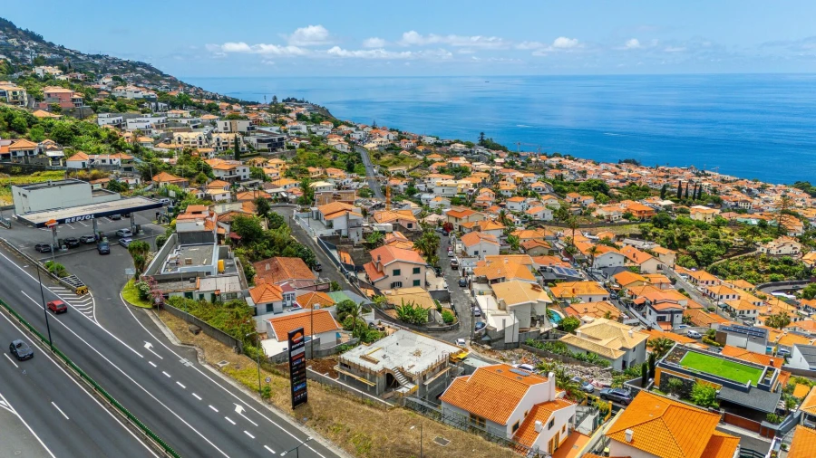 Moradia T4 para Venda em Funchal (Santa Maria Maior) Foto 31