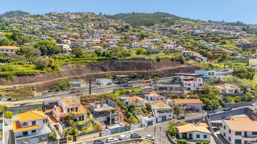 Moradia T4 para Venda em Funchal (Santa Maria Maior) Foto 54