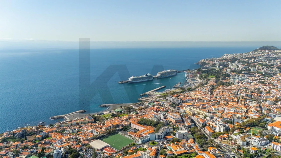 Moradia T4 para Venda em Funchal (Santa Maria Maior) Foto 35