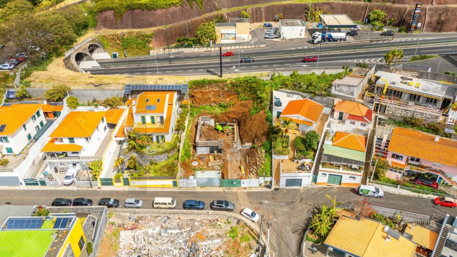 Moradia T4 para Venda em Funchal (Santa Maria Maior) Foto 38