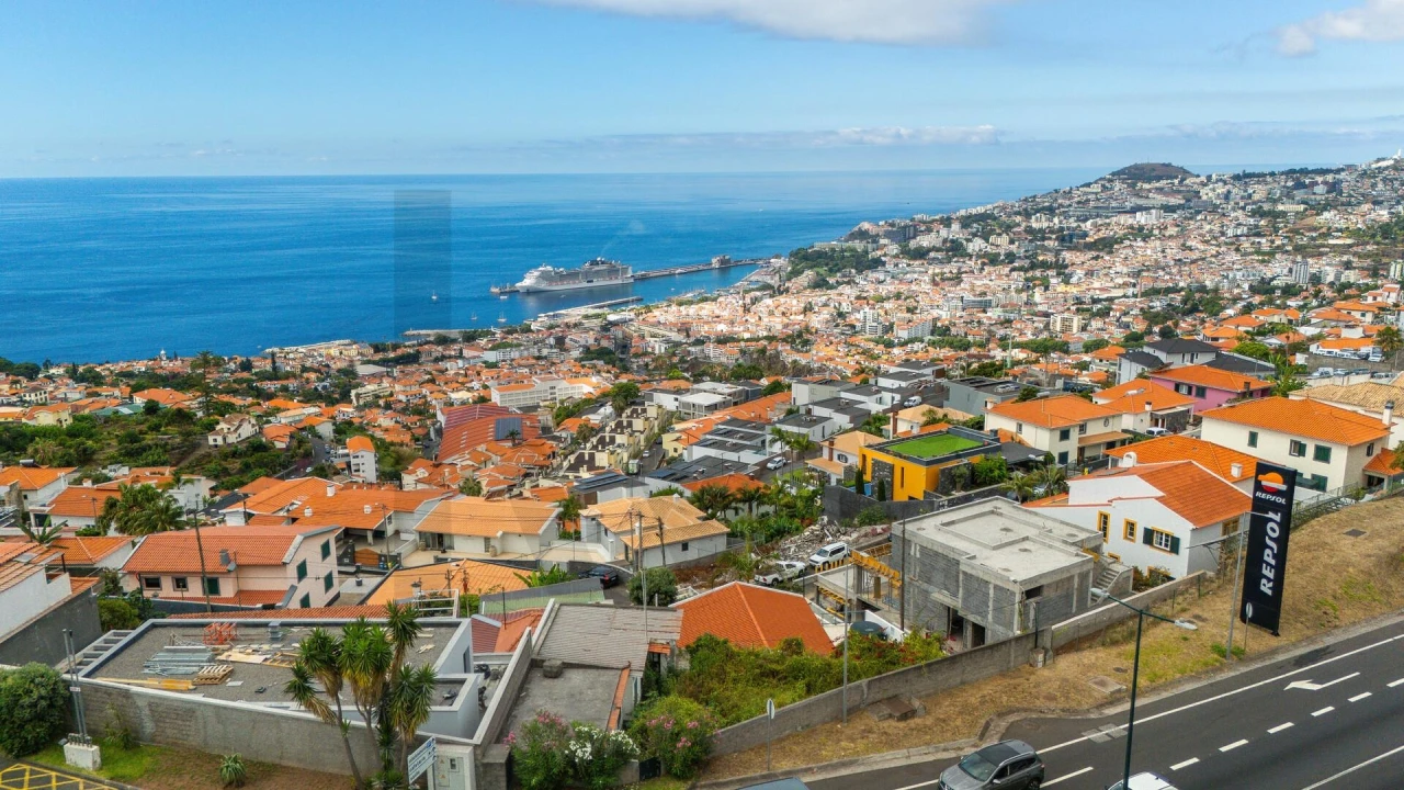 Moradia T4 para Venda em Funchal (Santa Maria Maior) Foto 20