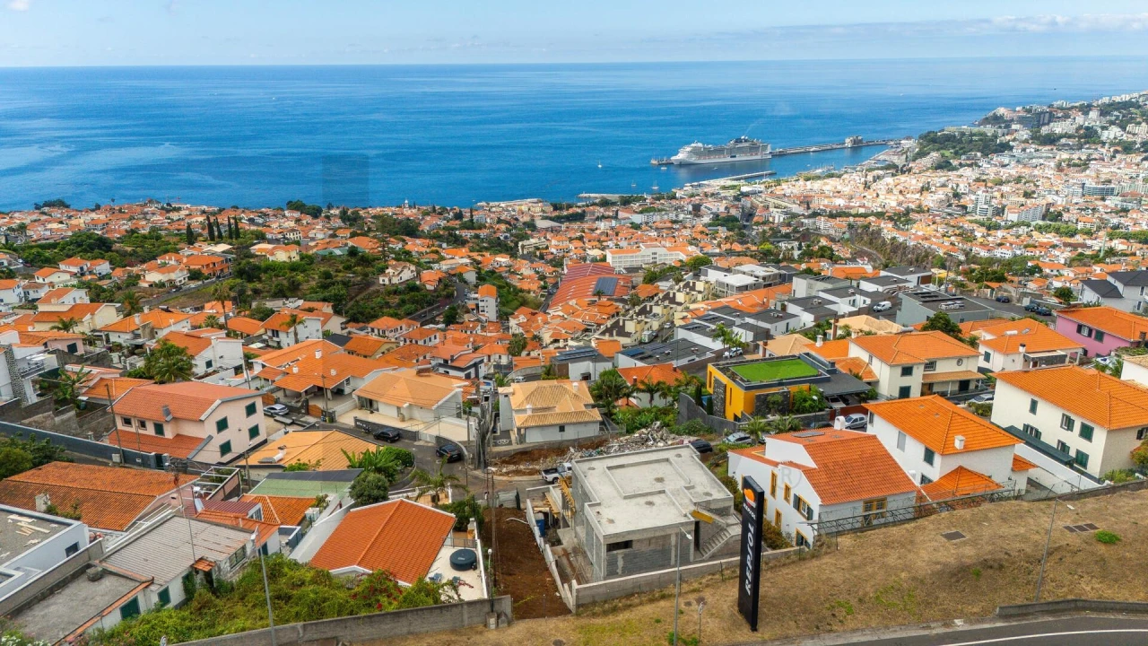 Moradia T4 para Venda em Funchal (Santa Maria Maior) Foto 19
