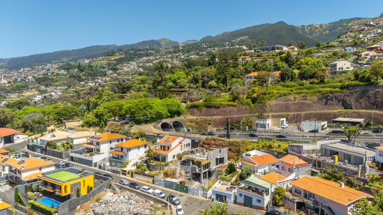 Moradia T4 para Venda em Funchal (Santa Maria Maior) Foto 47
