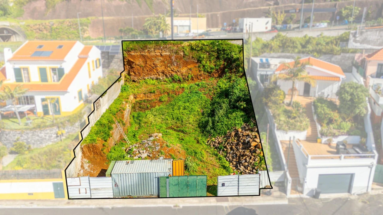 Moradia T4 para Venda em Funchal (Santa Maria Maior) Foto 13