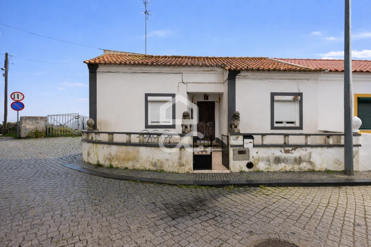 Moradia T3 para Venda em Arraiolos Foto 1