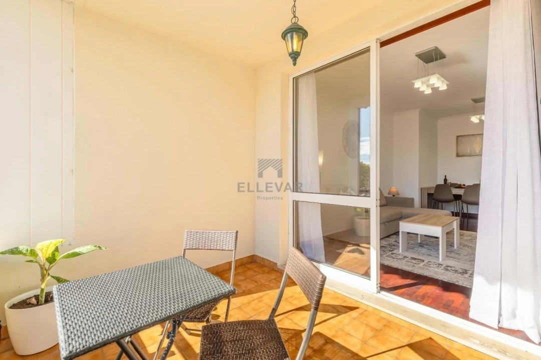 Apartamento T2 para Venda em Caniço Foto 4