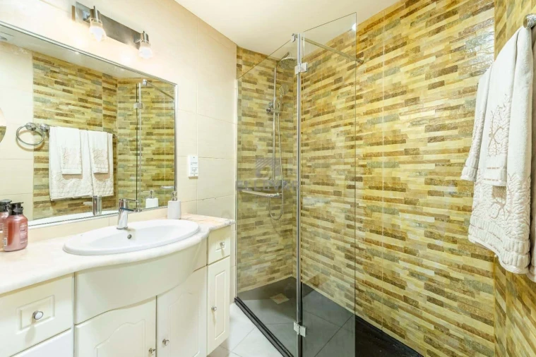 Apartamento T2 para Venda em Caniço Foto 17