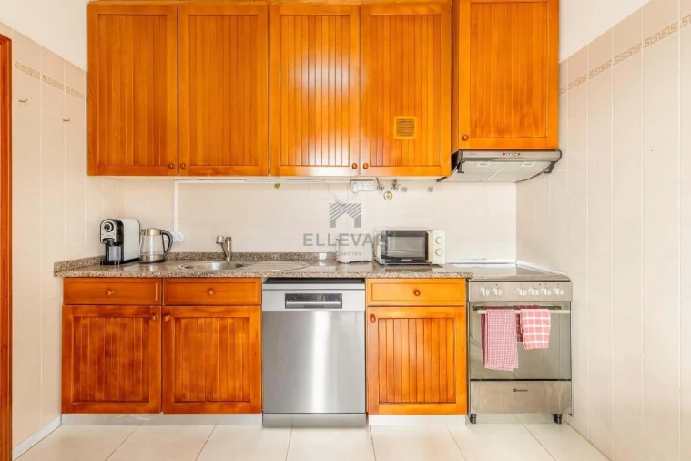 Apartamento T2 para Venda em Caniço Foto 11