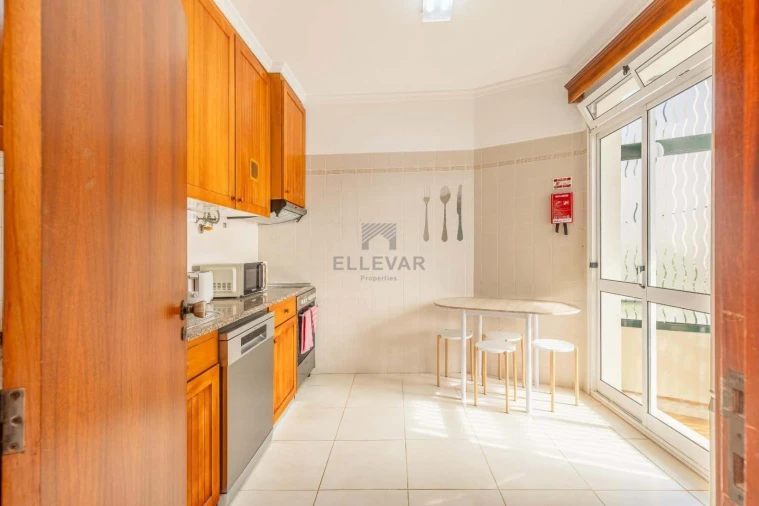 Apartamento T2 para Venda em Caniço Foto 9