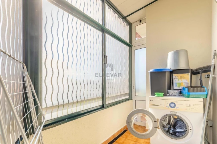 Apartamento T2 para Venda em Caniço Foto 12