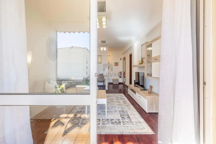 Apartamento T2 para Venda em Caniço Foto 5