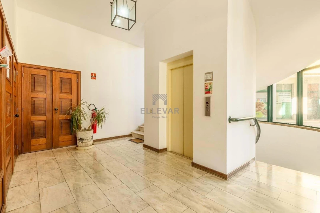 Apartamento T2 para Venda em Caniço Foto 24