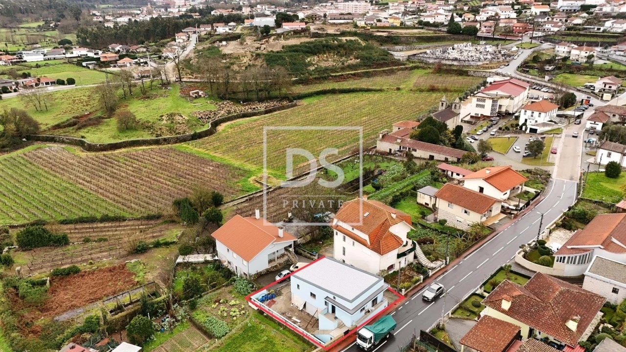 Moradia T3 para Venda em Oliveira (Santa Maria) Foto 19