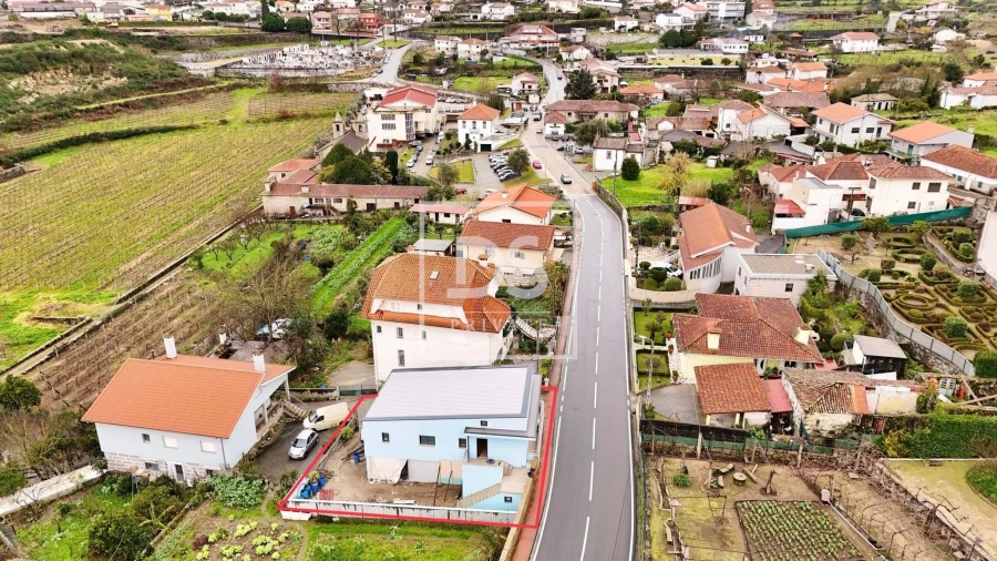 Moradia T3 para Venda em Oliveira (Santa Maria) Foto 33