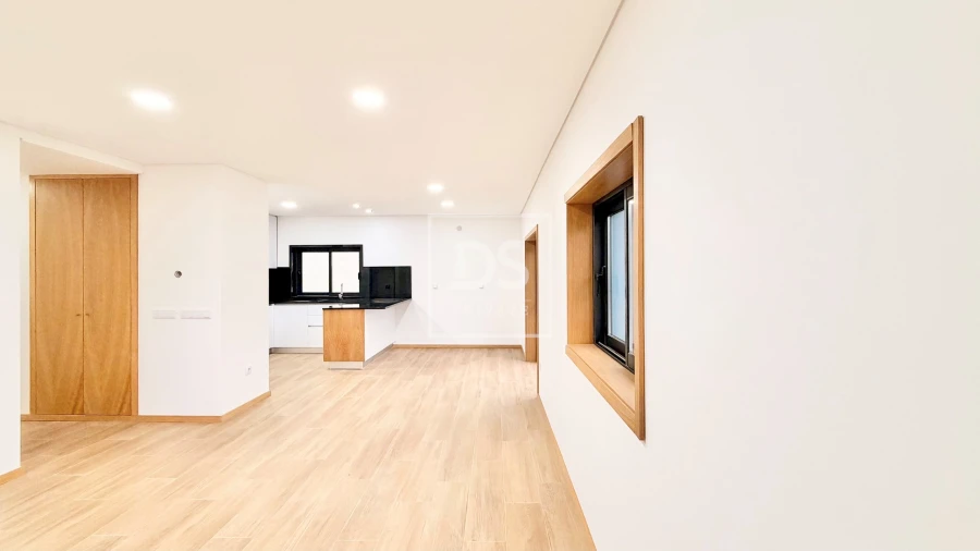 Moradia T3 para Venda em Oliveira (Santa Maria) Foto 9