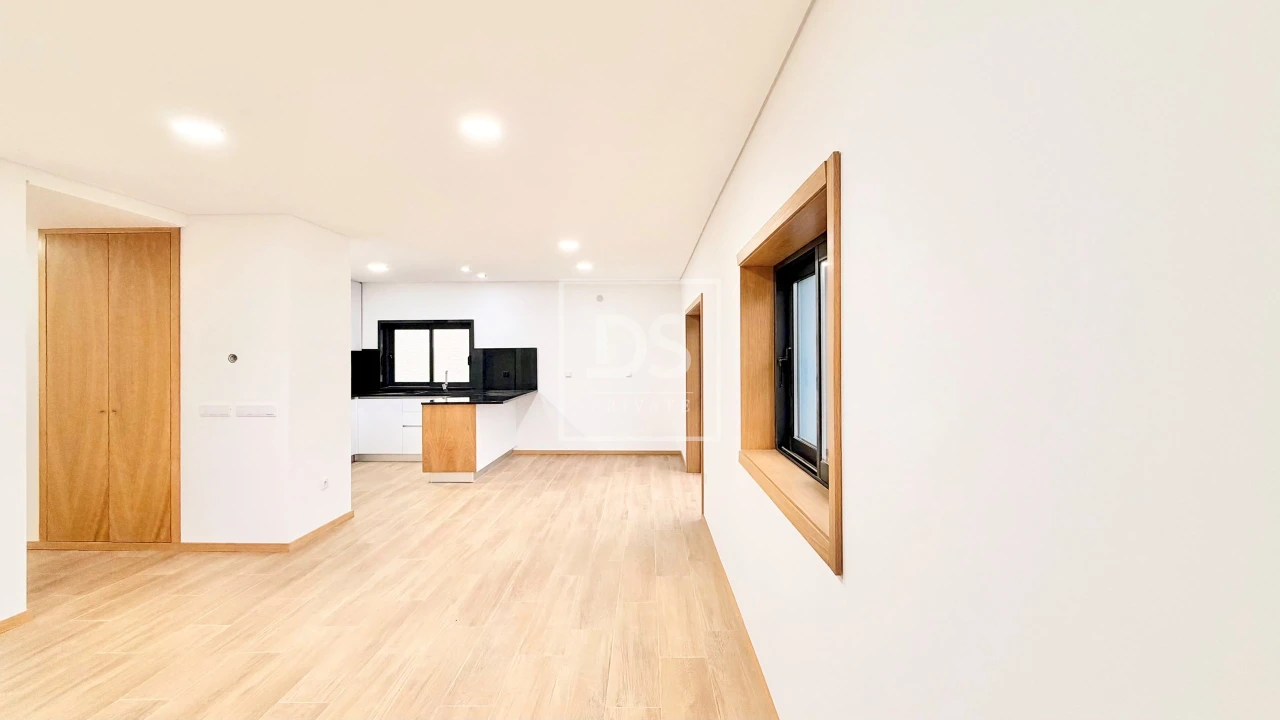 Moradia T3 para Venda em Oliveira (Santa Maria) Foto 9