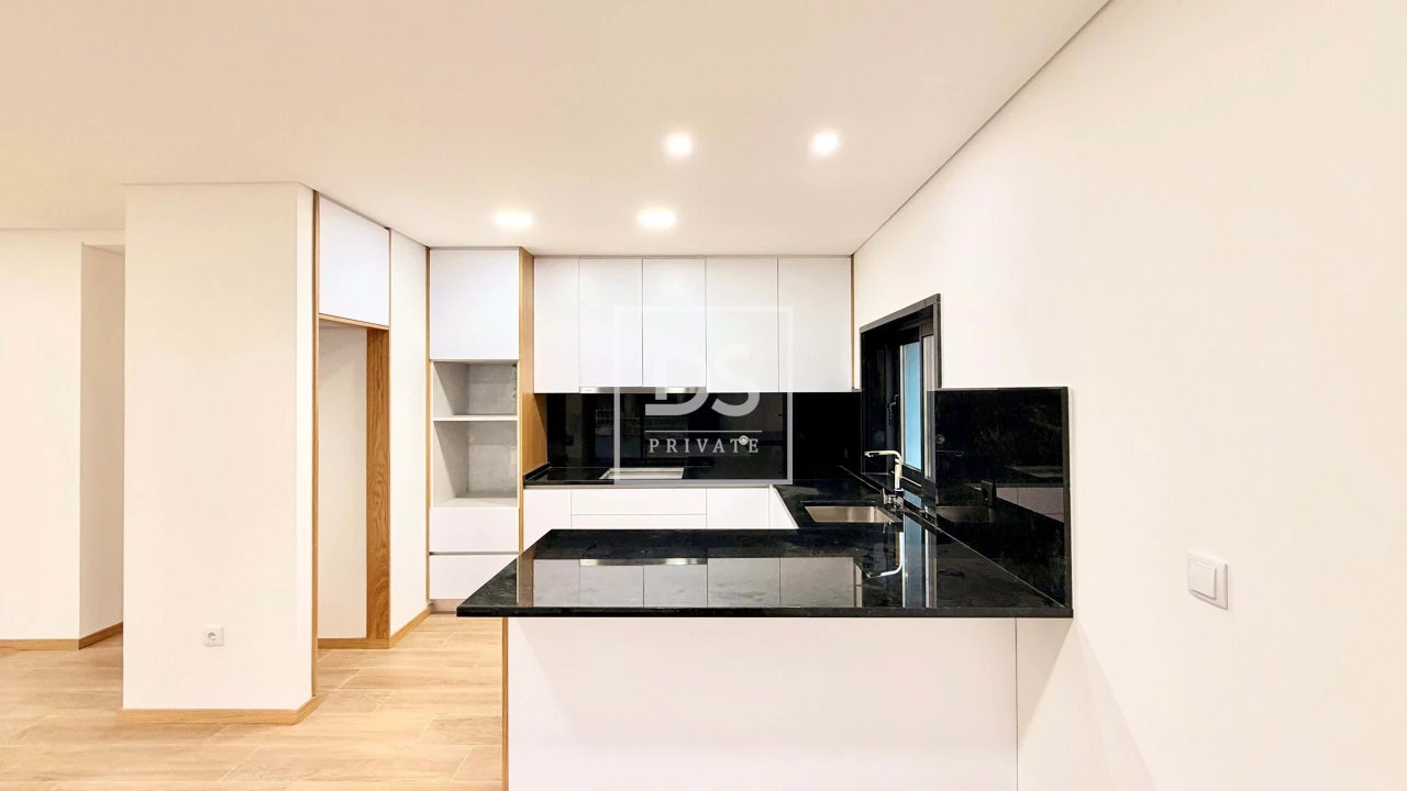 Moradia T3 para Venda em Oliveira (Santa Maria) Foto 4