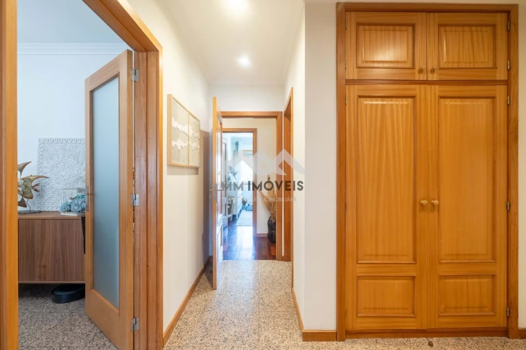 Apartamento T2 para Venda em Nogueira e Silva Escura Foto 27