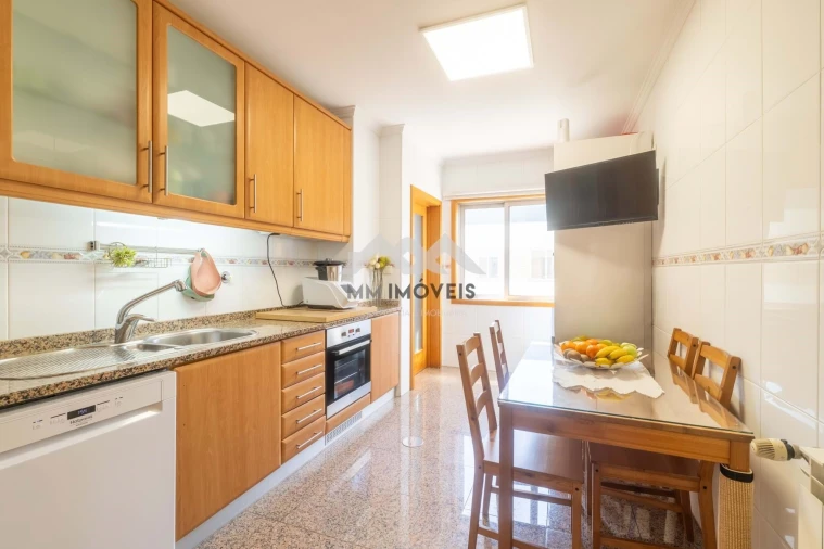 Apartamento T2 para Venda em Nogueira e Silva Escura Foto 2