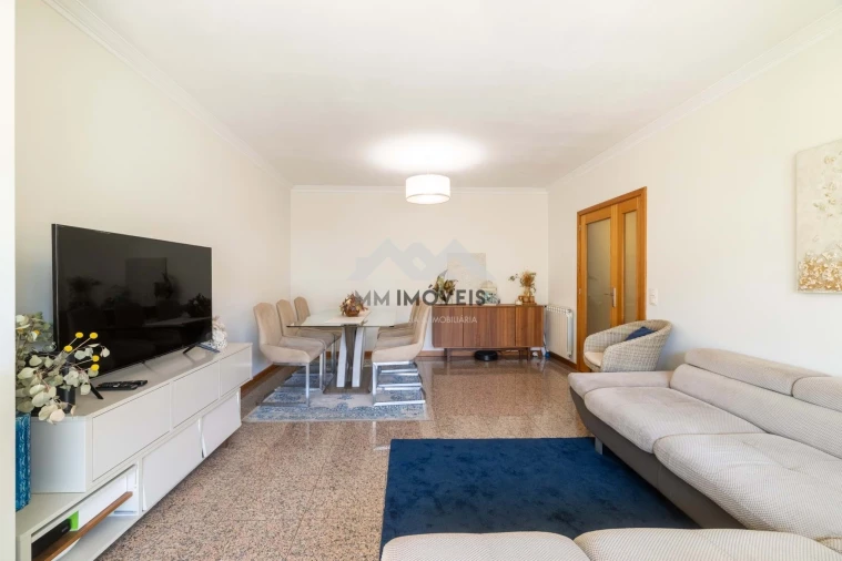 Apartamento T2 para Venda em Nogueira e Silva Escura Foto 8